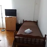 Nikola 公寓 *