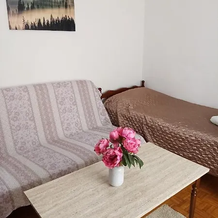Nikola Appartement *