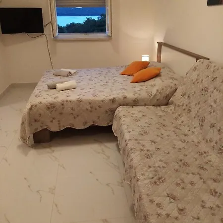 Nikola Appartement *