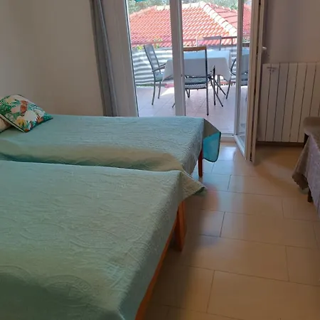 Nikola Appartement *