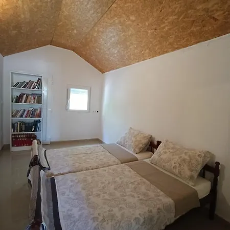 Nikola Apartment